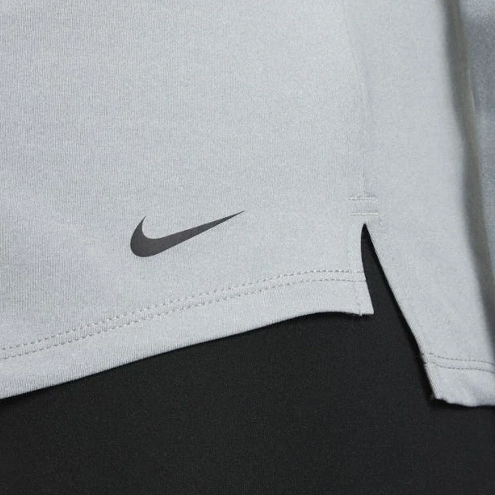 Nike Shirt Women Size Small DD4927-073 Therma-FIT One Long-Sleeve Gray Heather‎